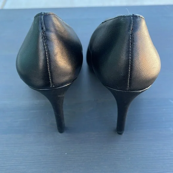Jessica Simpson Stiletto Pumps - Picture 2 of 7